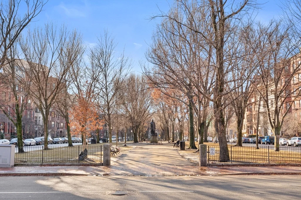 280 Commonwealth Ave, Back Bay