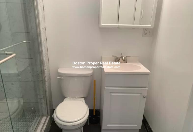 270 Newbury St, Back Bay