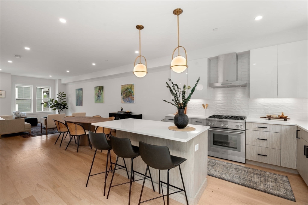 176 School St, Jamaica Plain