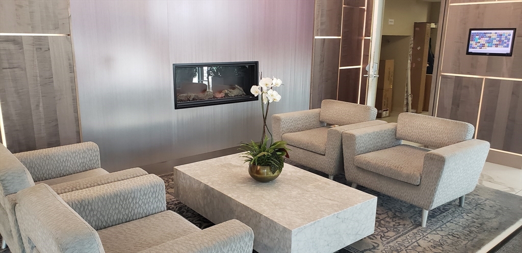 8 Museum Way, East Cambridge