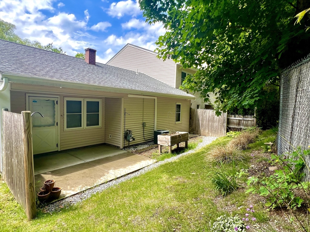 103 Main St, Pepperell