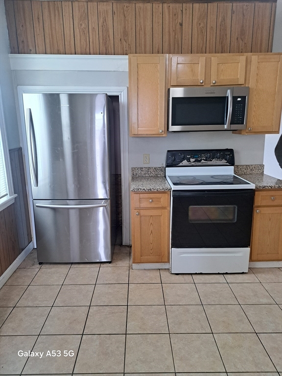 98 Brookline St, Webster Square