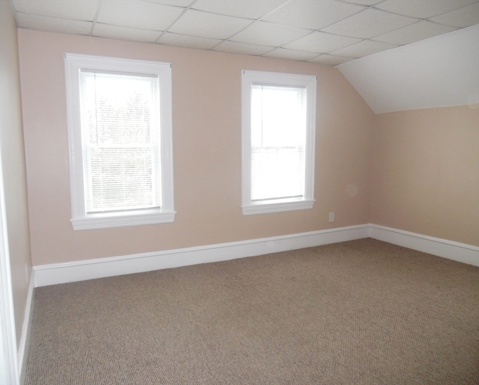 1199 Rodman St, Fall River