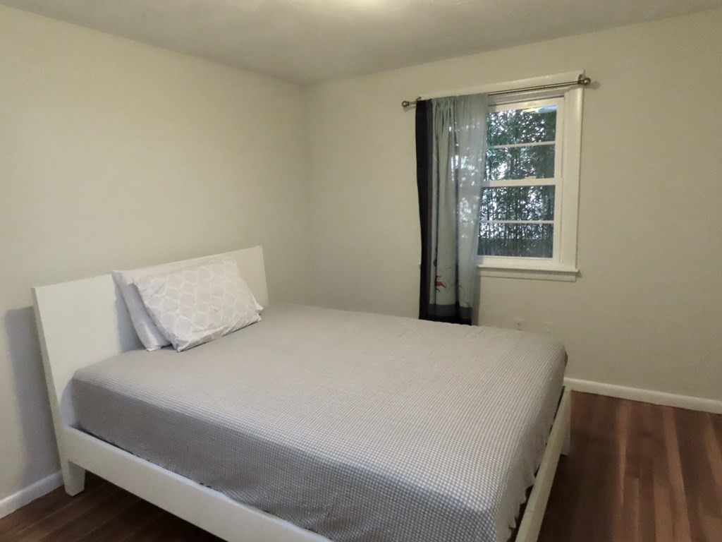 20 Donnell St, Neighborhood 9