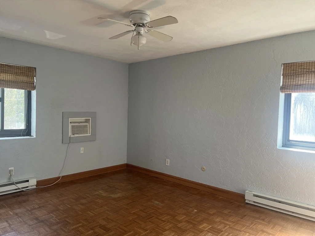 222 Winthrop Shore Dr, Winthrop