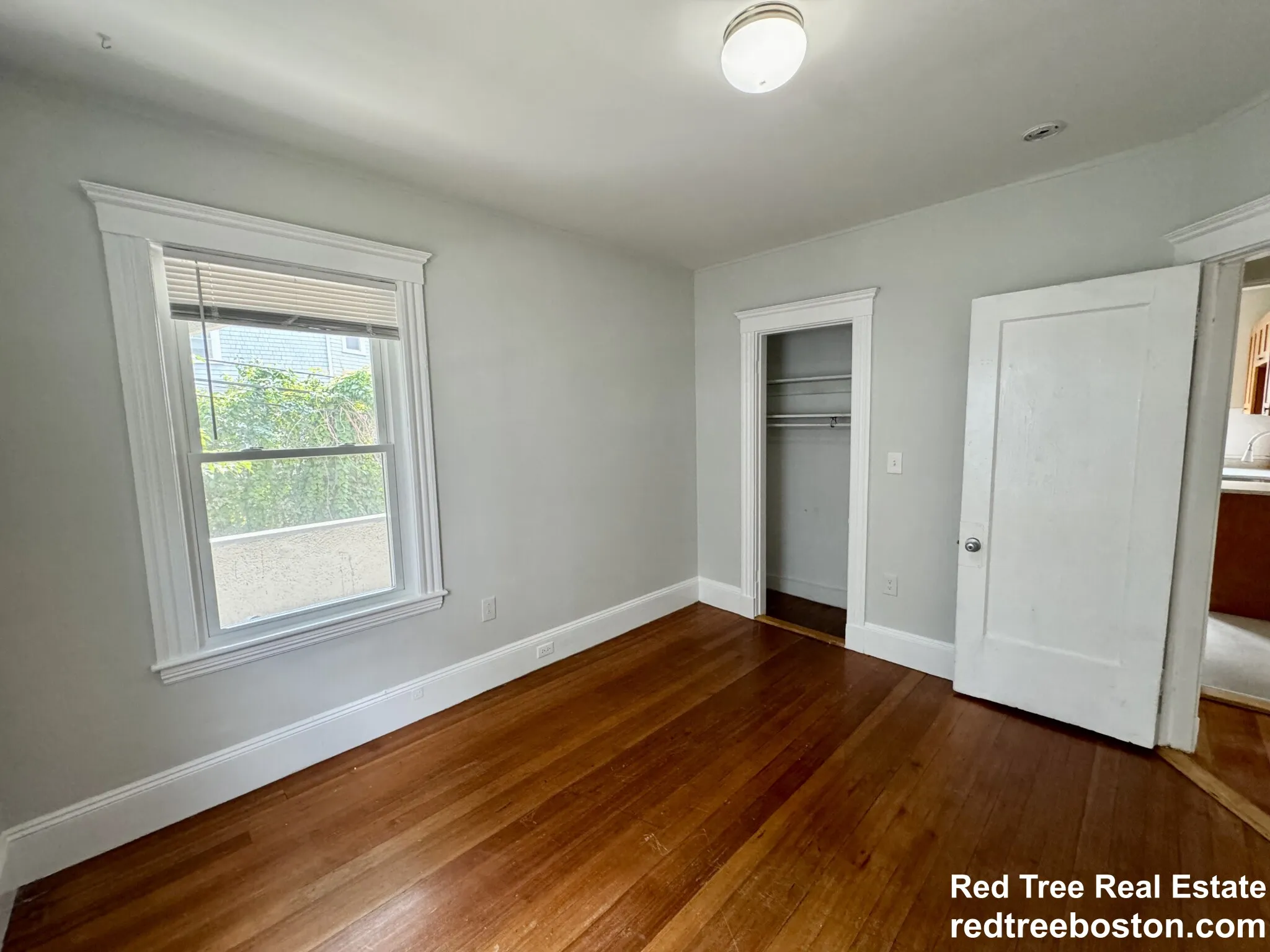 28 Boulevard Ter, Brighton