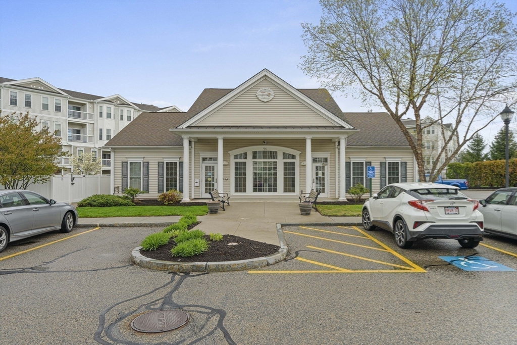 204 Clocktower Dr, Waltham