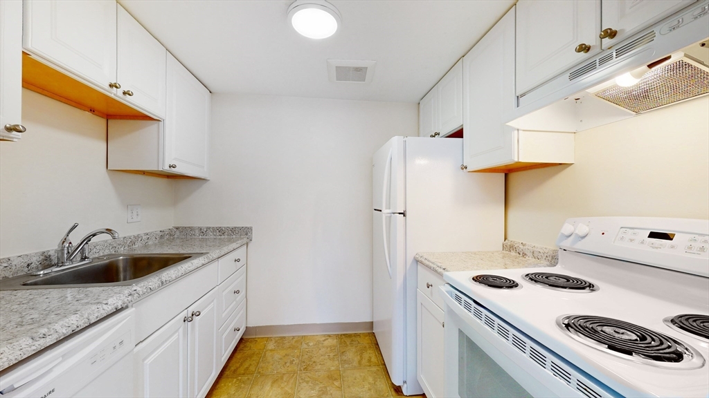 525 Highland Ave, Malden