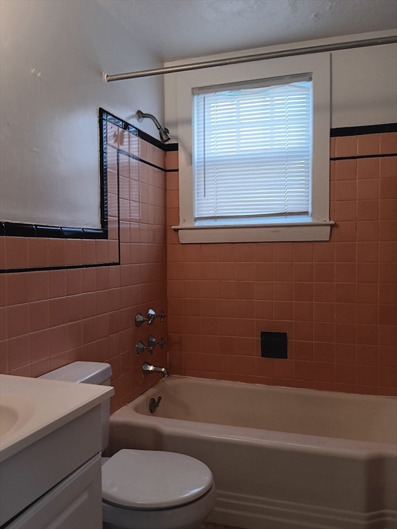 451 Wolcott St, Nonantum