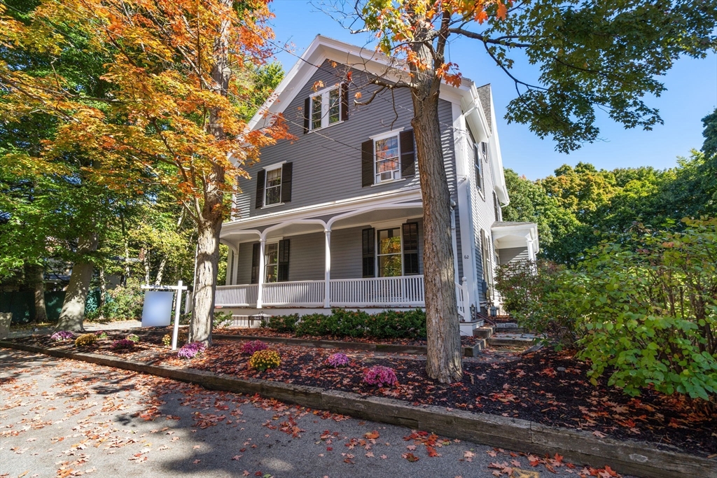 62 Old River Pl, Dedham