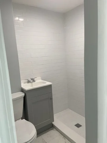 58 Ford St, Fall River