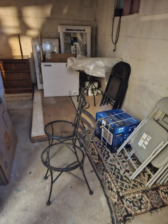 663 Hammond St, Chestnut Hill