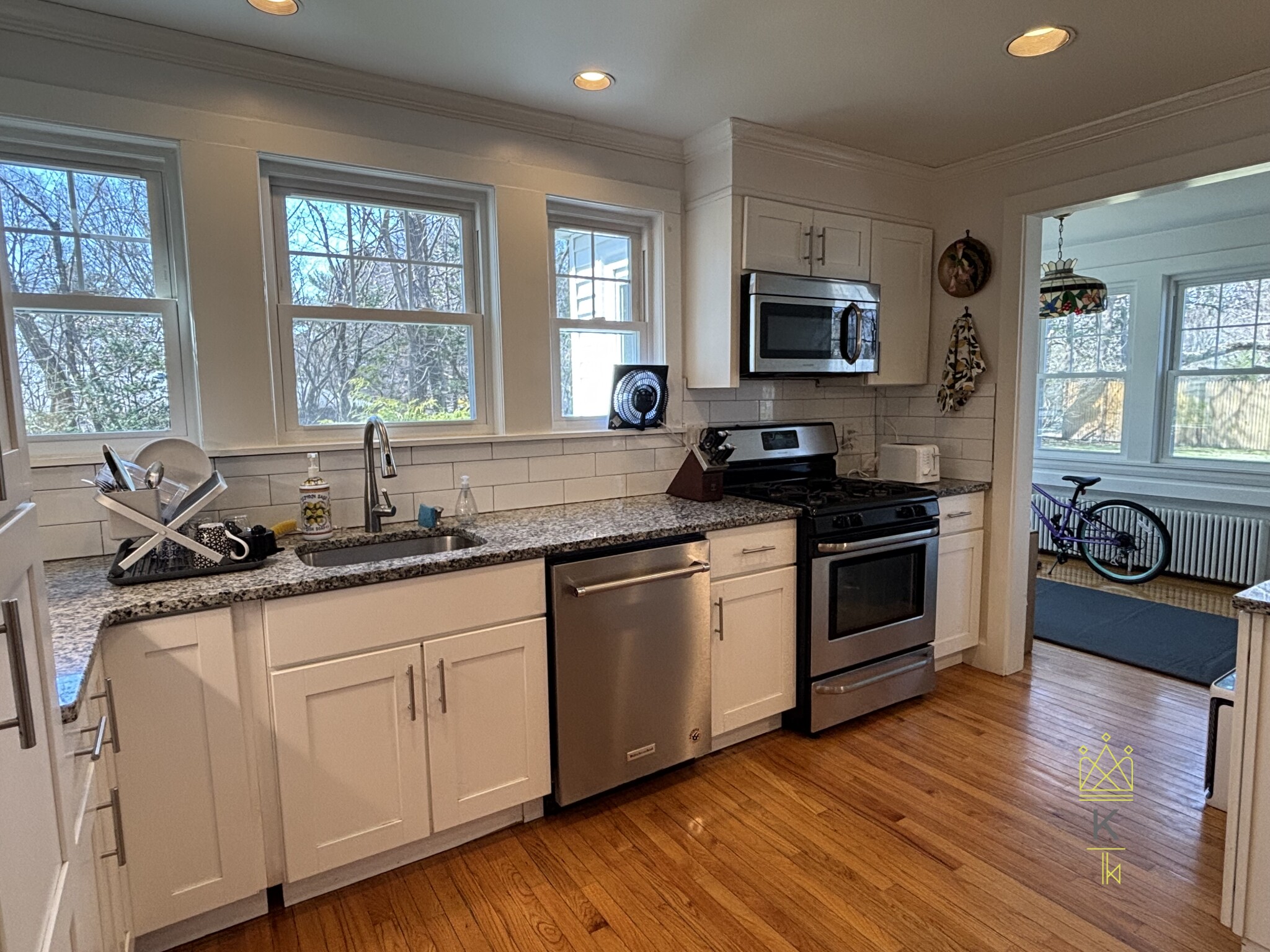 198 Wolcott Rd, Chestnut Hill