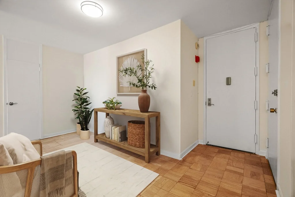 85 E India Row, Waterfront