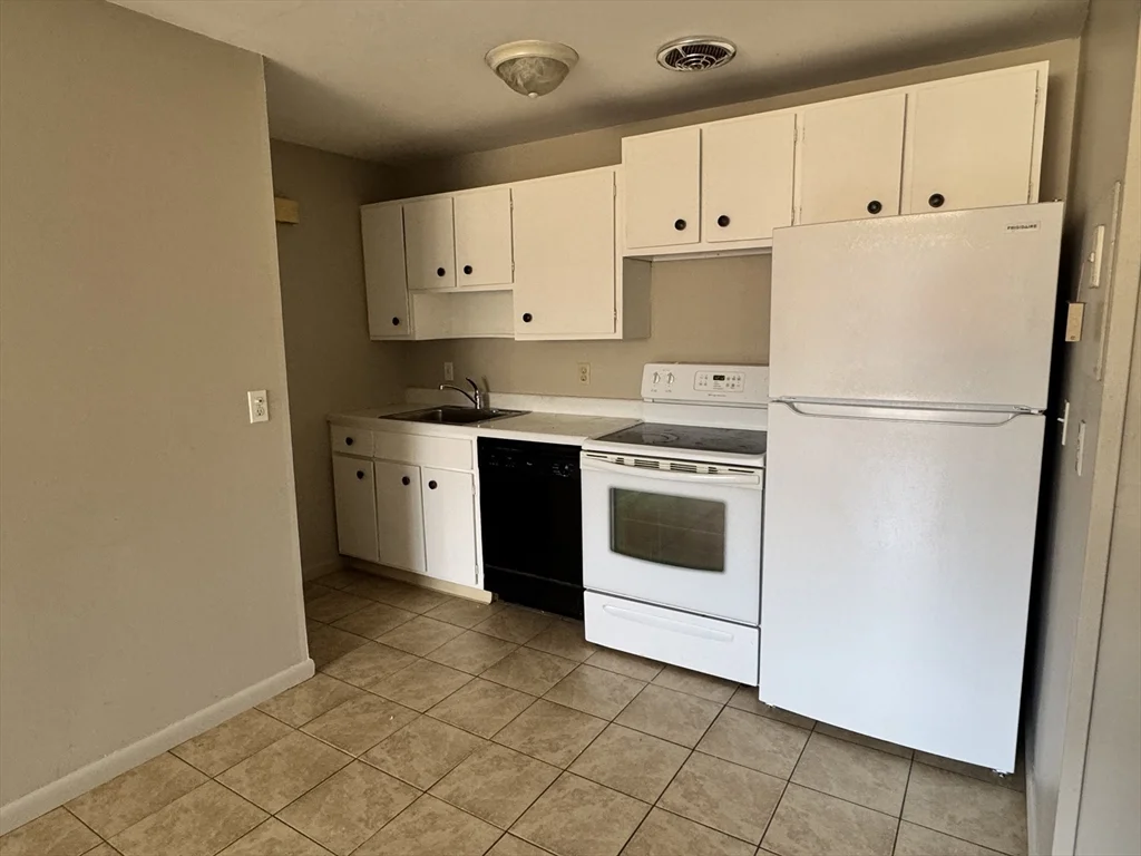 320 Elm St, Southbridge