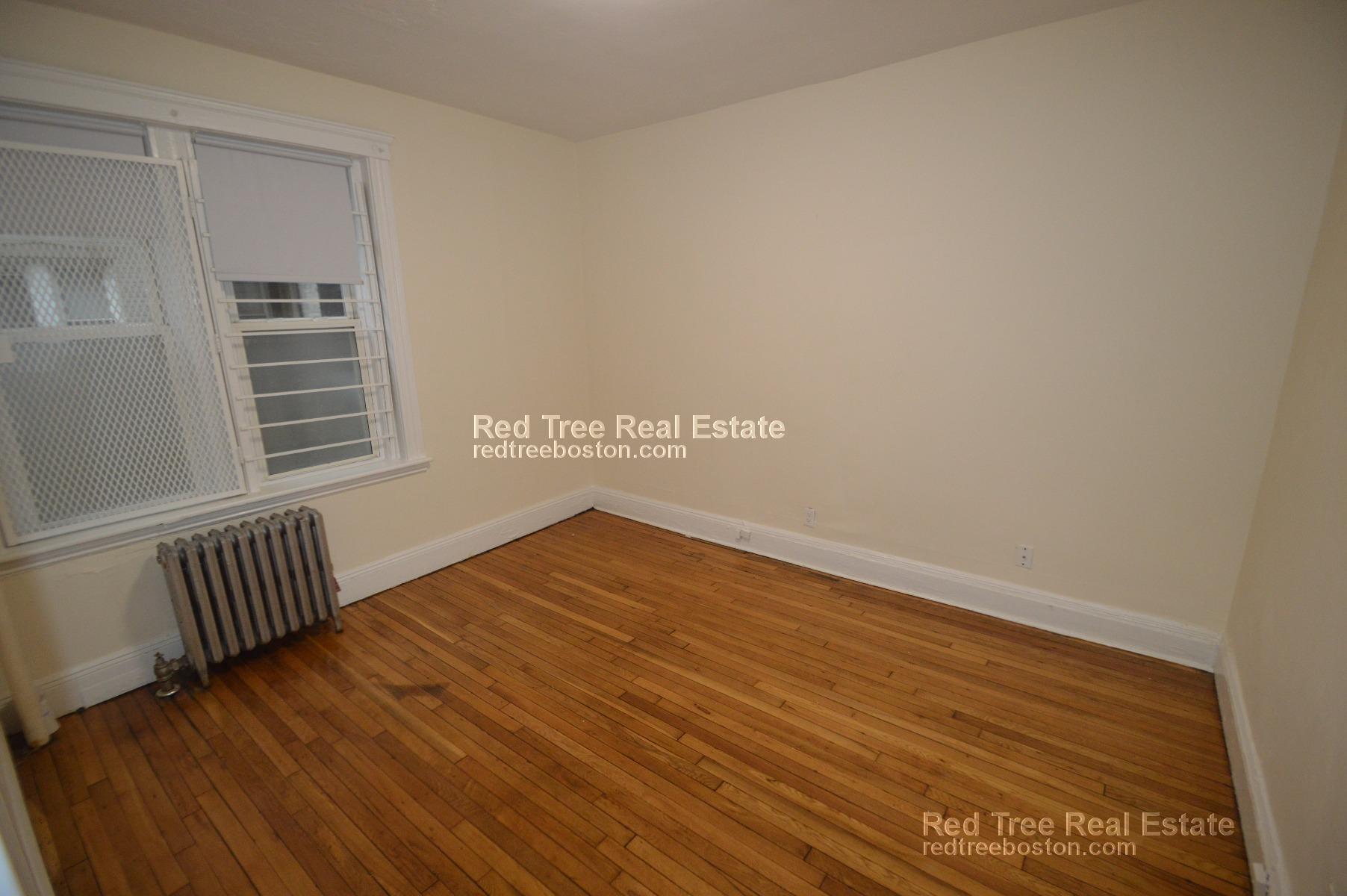 135 Washington St, Brighton