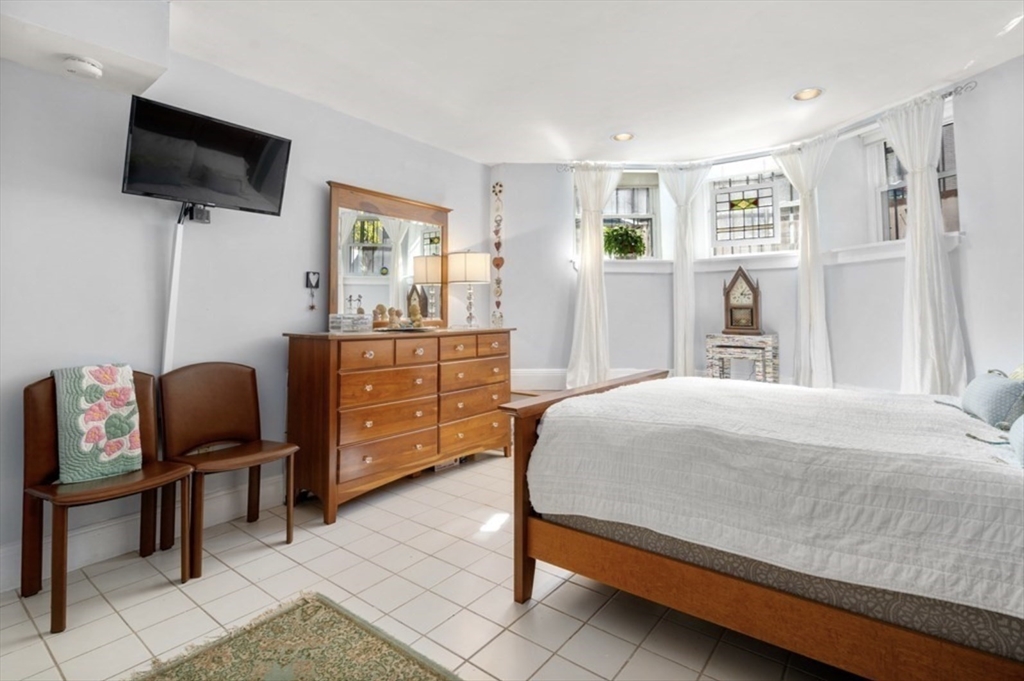 12 Keswick St, Fenway