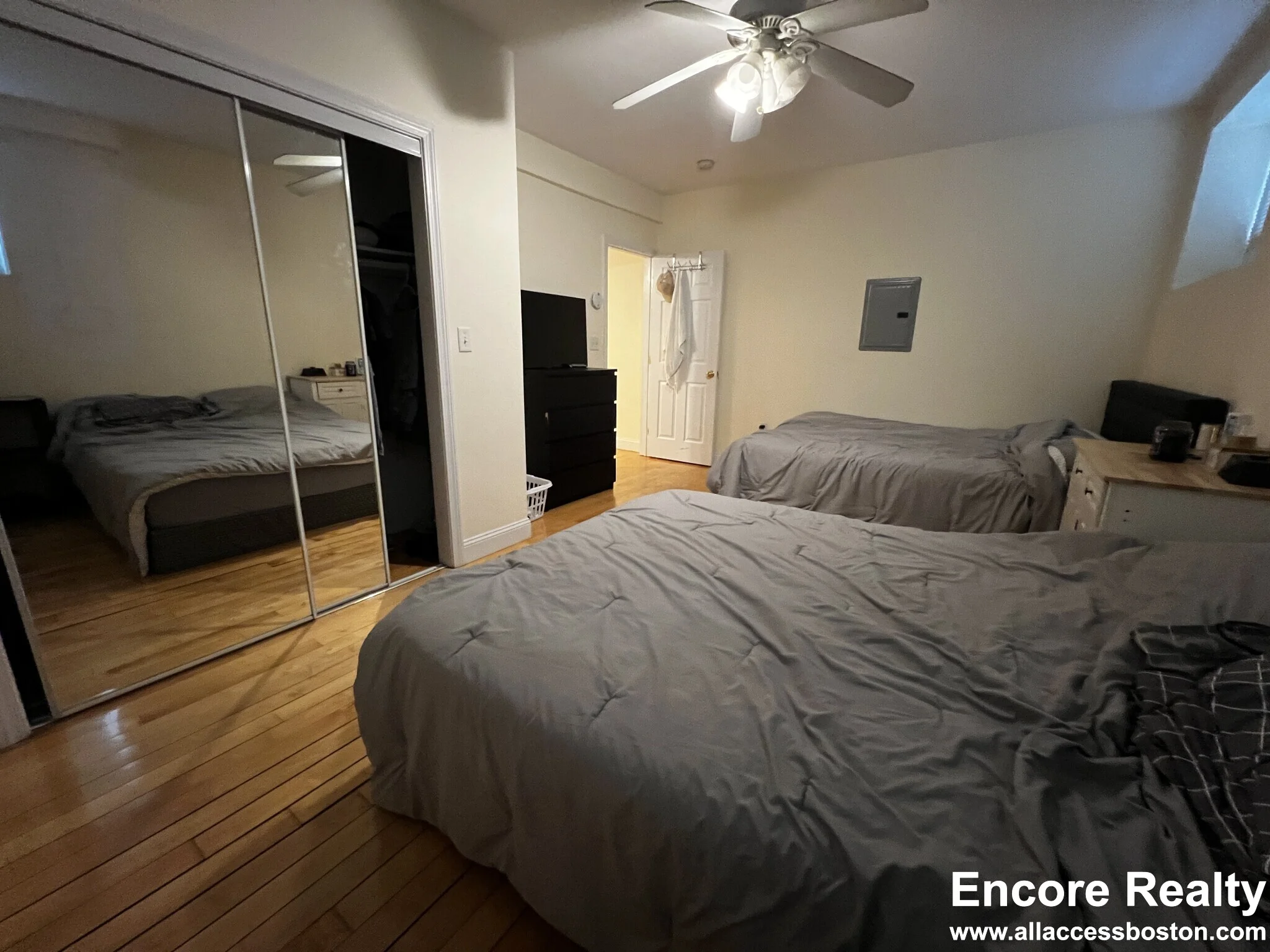 1555 Beacon St, Brookline