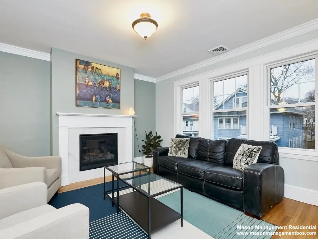 35 Roseway St, Jamaica Plain