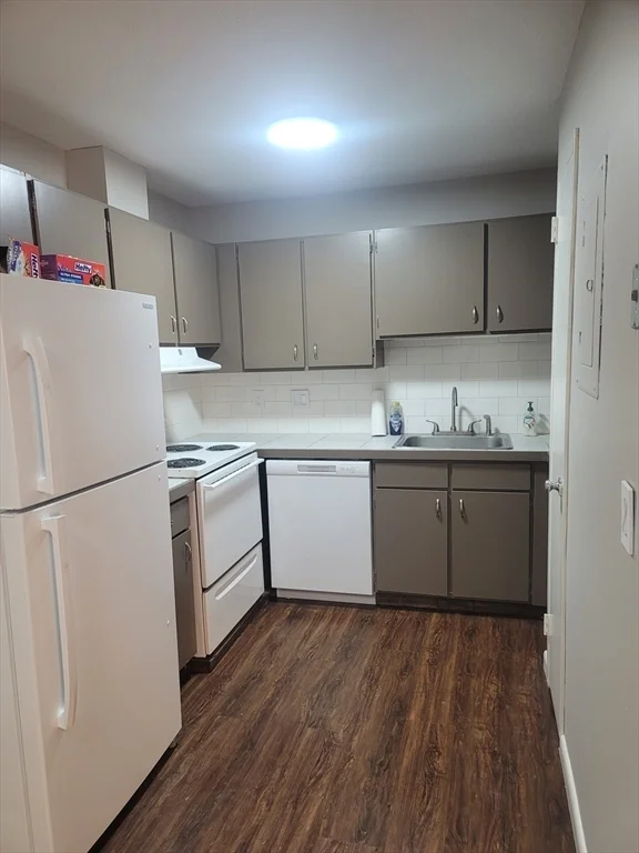 30 Thayer Pond Dr, Oxford