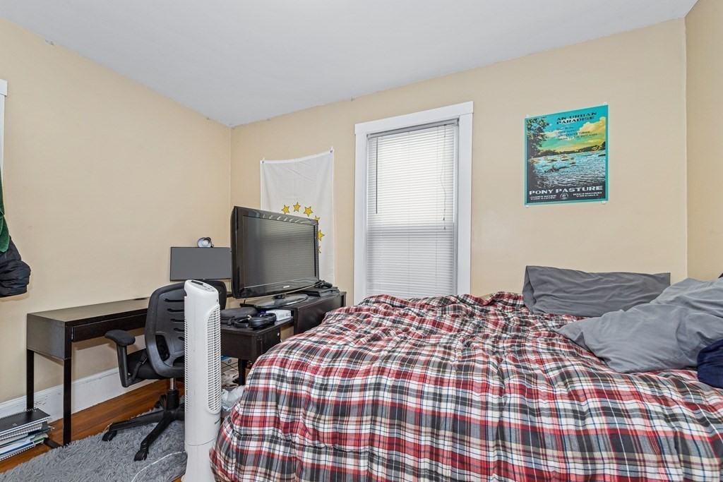 44 Hillside St, Mission Hill