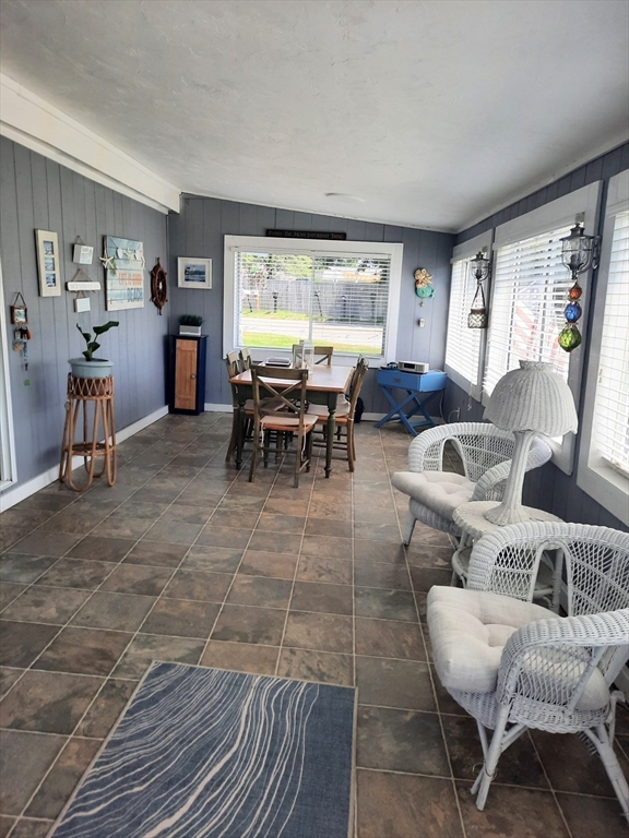 2 Mcarthur Ln, Marshfield