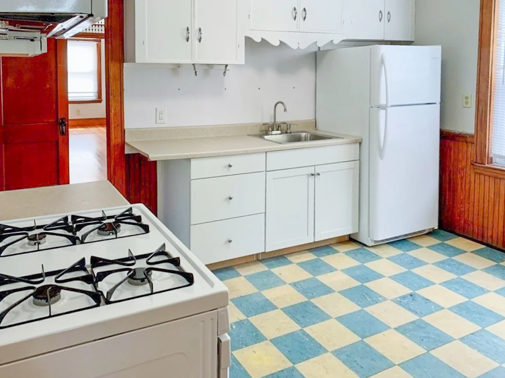 8 Wyvern St, Jamaica Plain