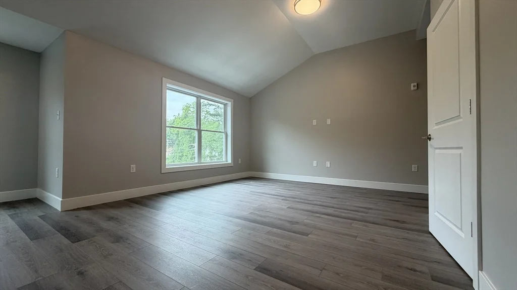 251 Sladen St, Dracut