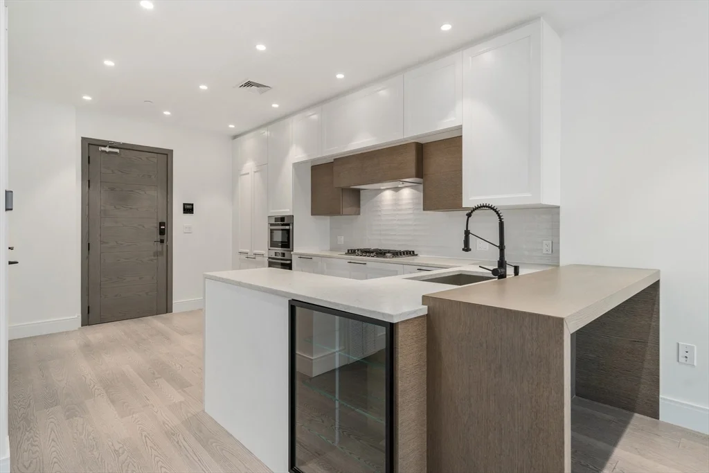 69 Walnut St, Brookline Village