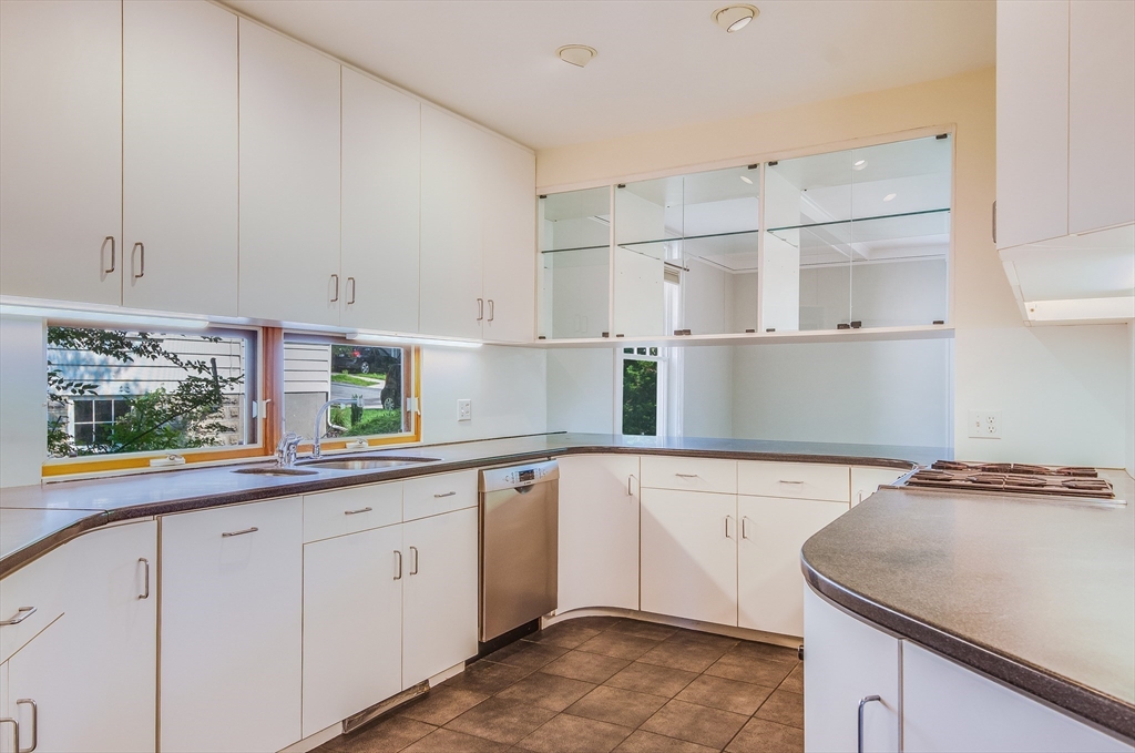 29 Devereaux, Arlington