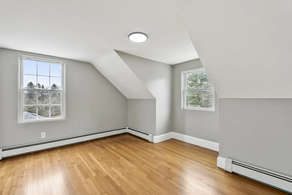 515 Winthrop St, Rehoboth