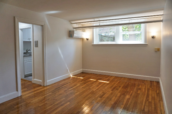 95 Adams St, South Side