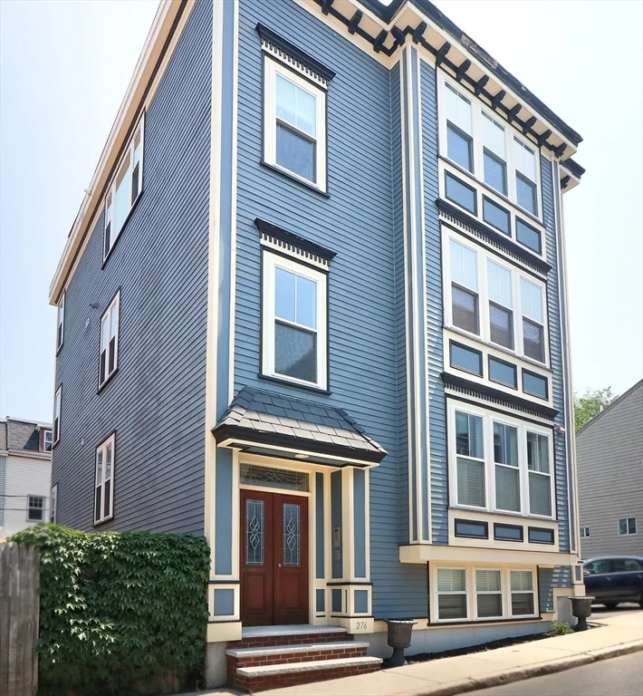 276 Bowen St, South Boston