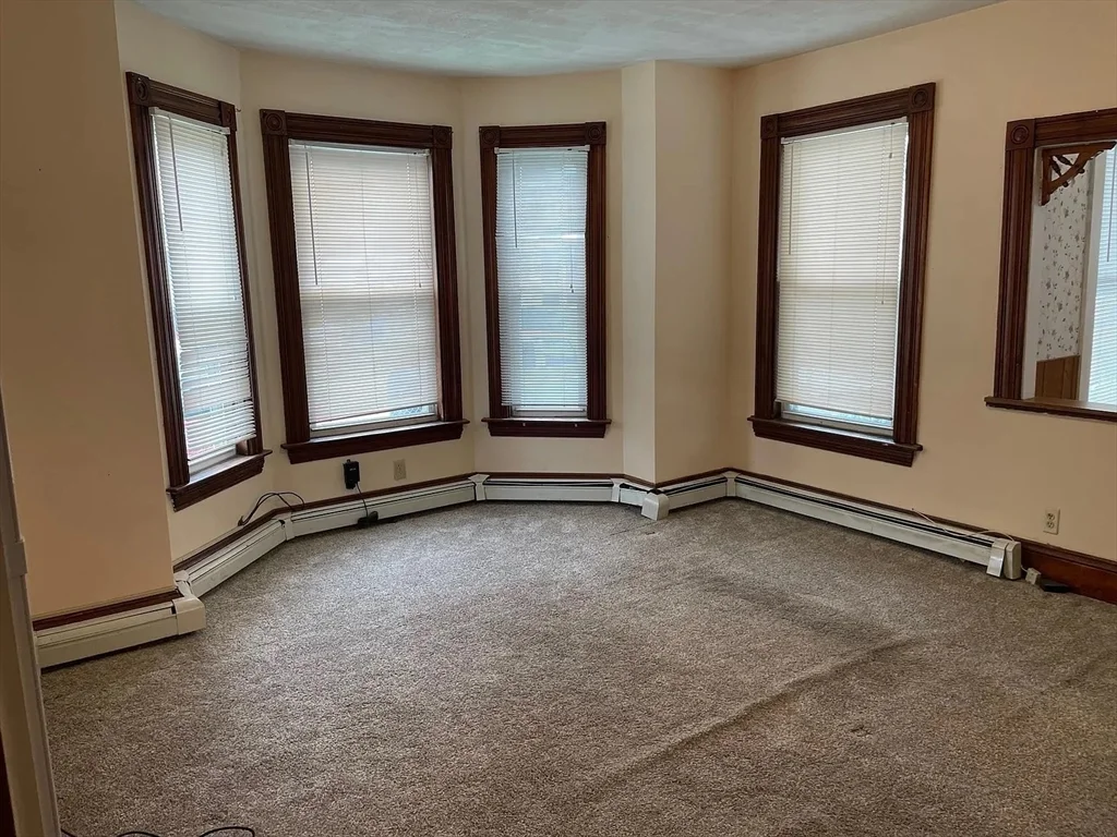 61 Cushing St, Waltham