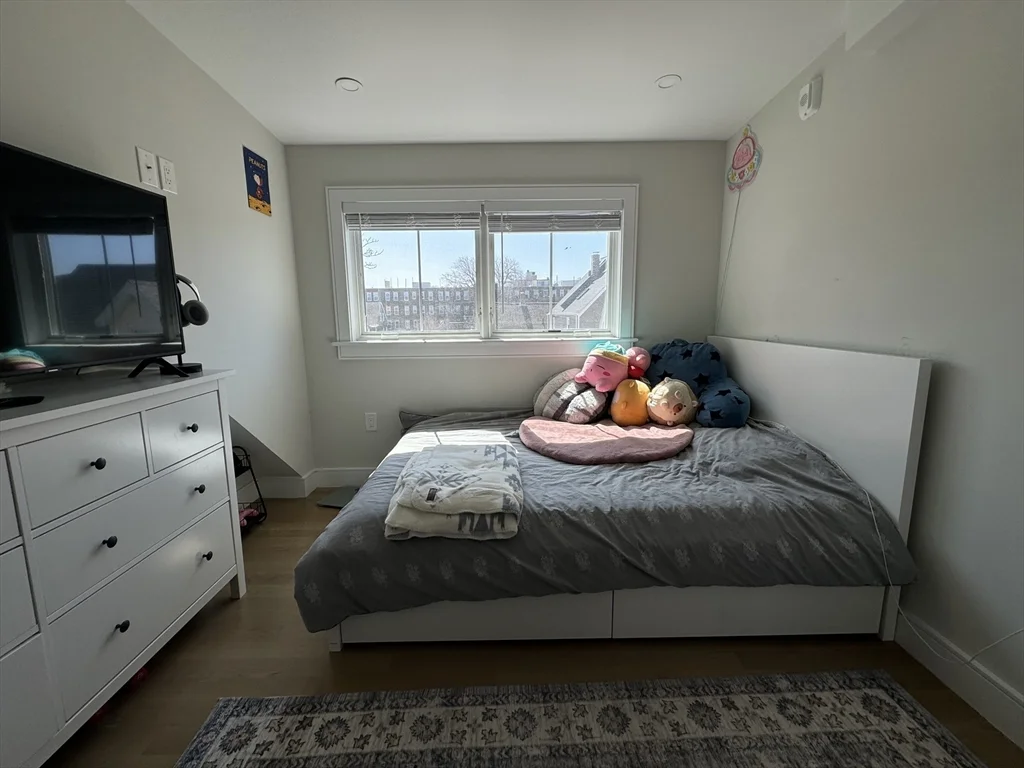 12 Reedsdale St, Allston