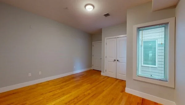 41 W 2nd St, South Boston