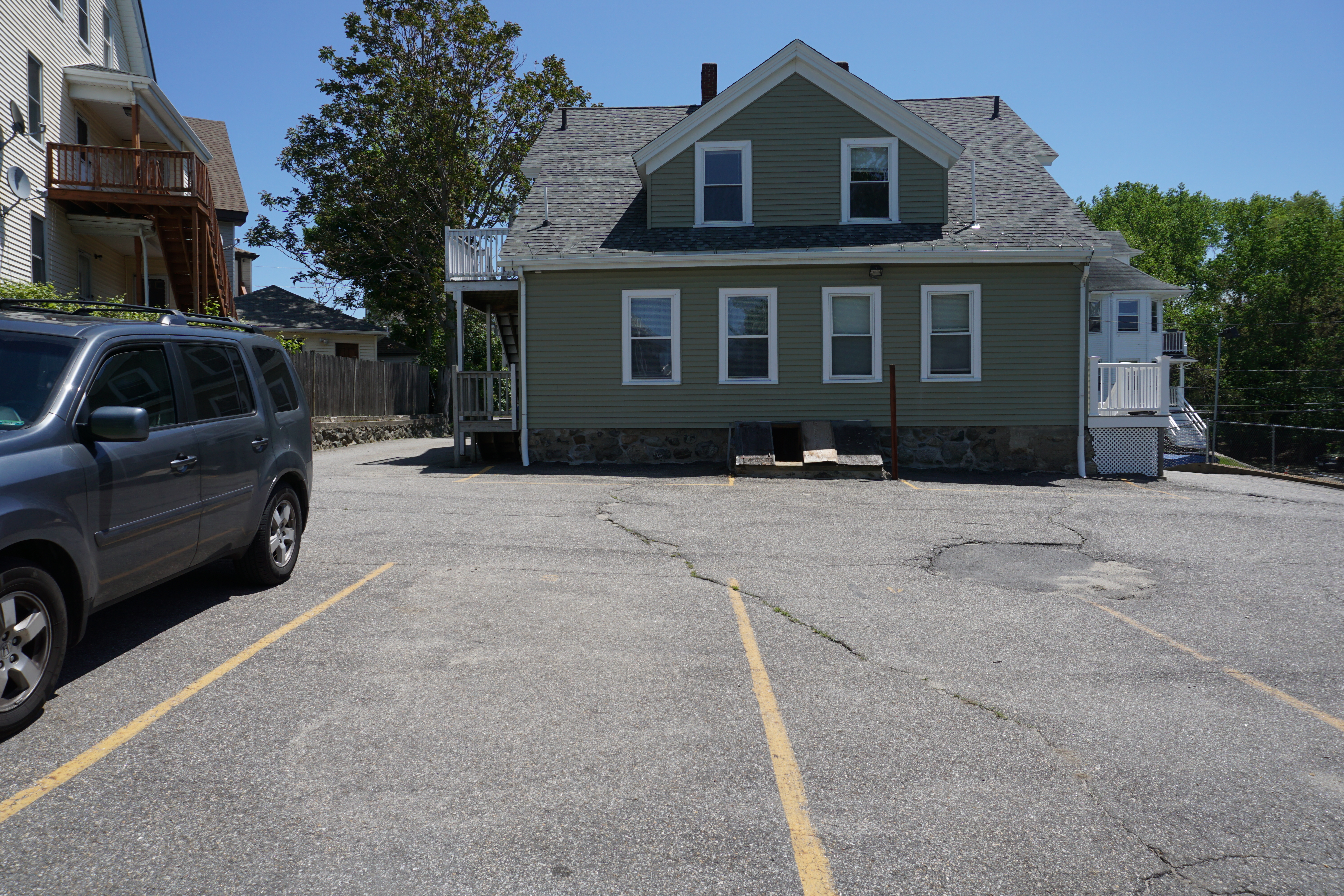 20 Norumbega Ter, South Side