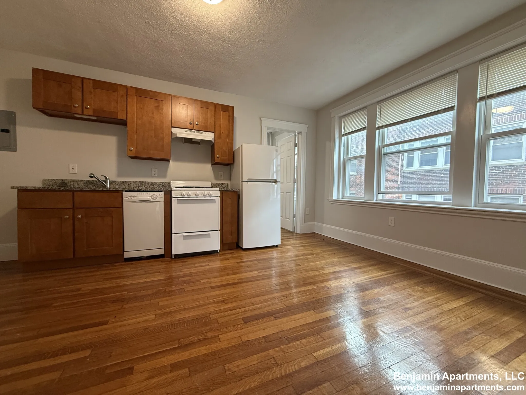 1615 Commonwealth Ave, Brighton