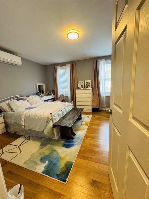 112 Harvard St, Glendale