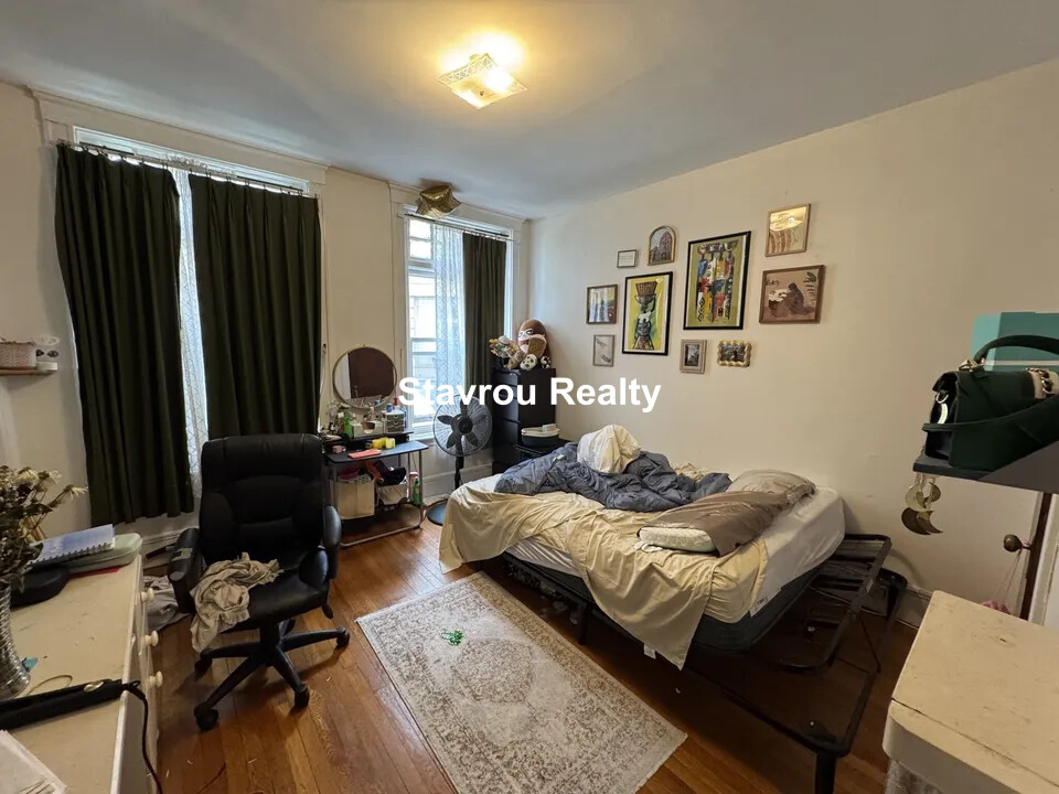 1681 Beacon St, Aspinwall Hill