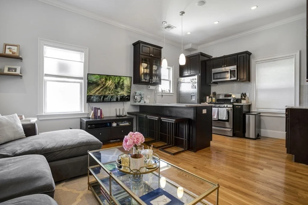 23 Woodward St, South Boston