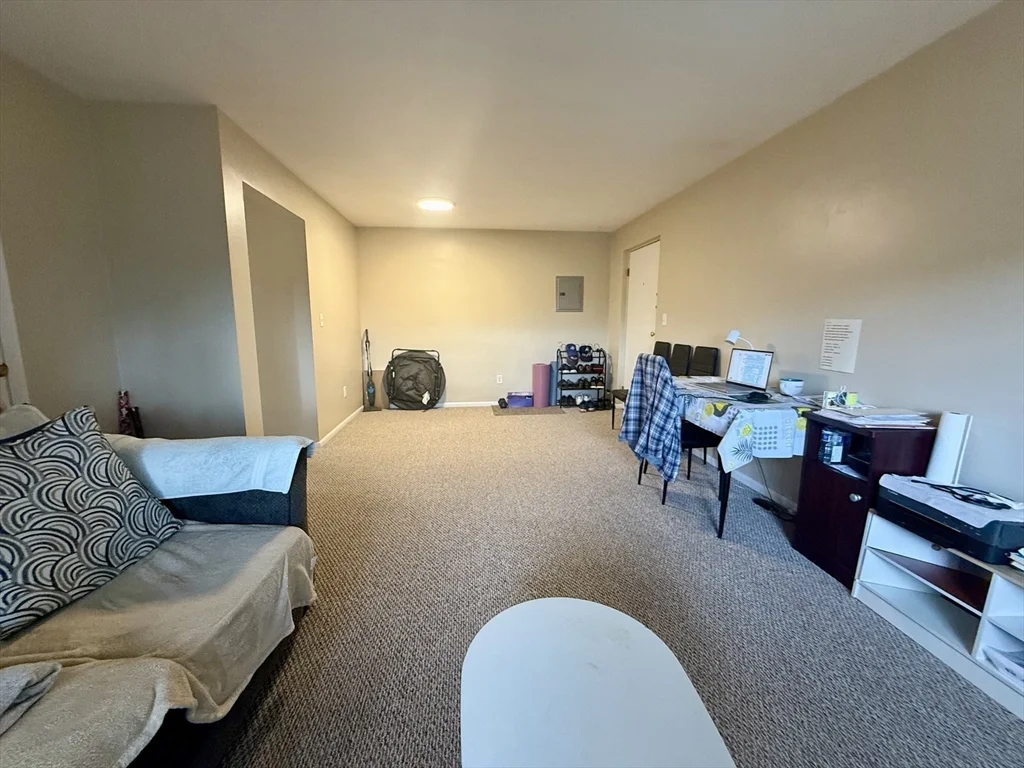 69 Newton St, Waltham