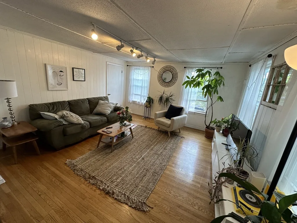 18 Tremont St, The Port