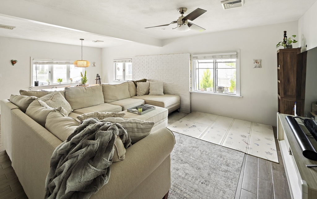 50 Triton Ave, Point Shirley