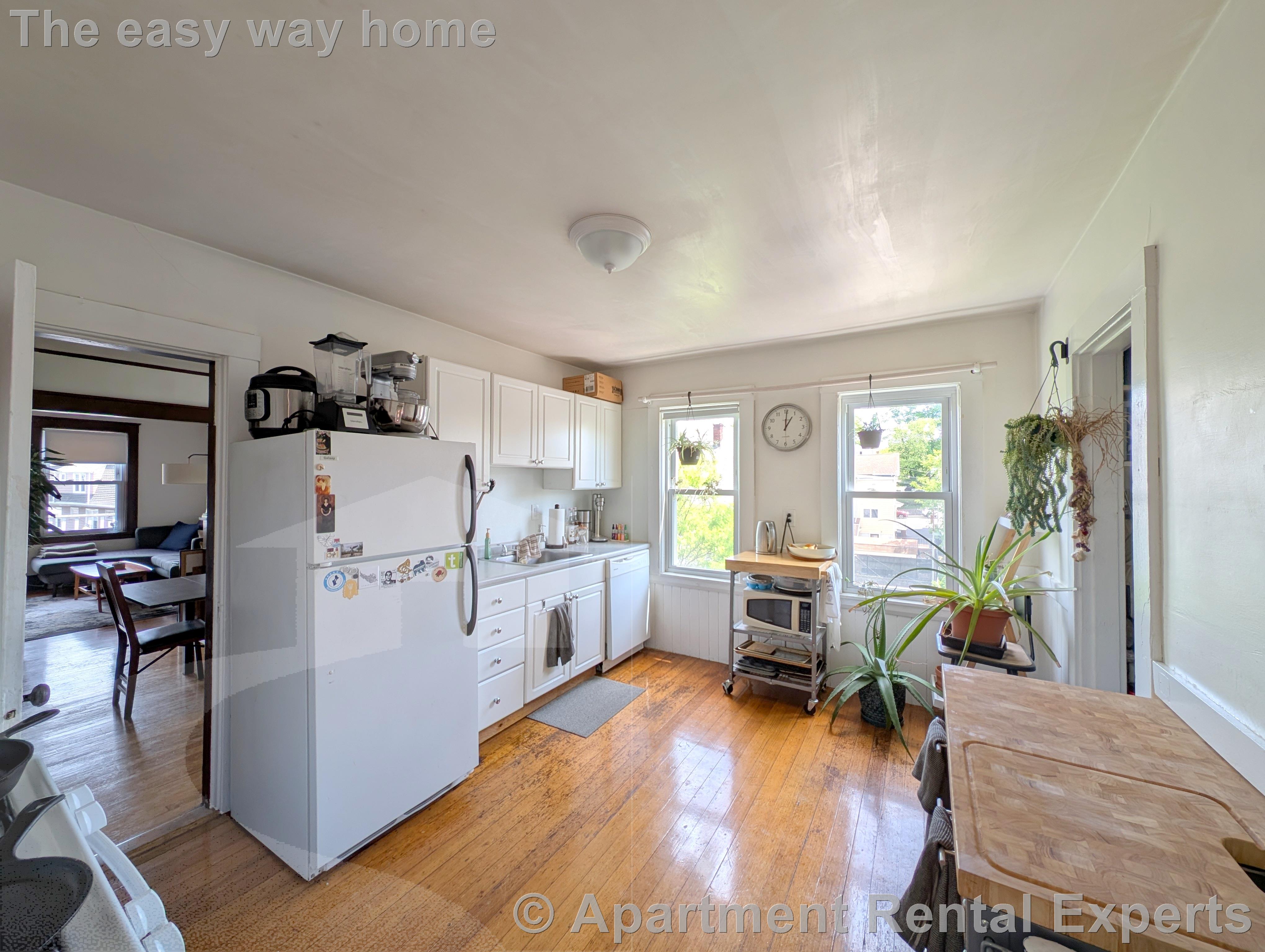 998 Broadway, Davis Square