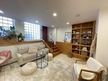 26 Irving St, Beacon Hill