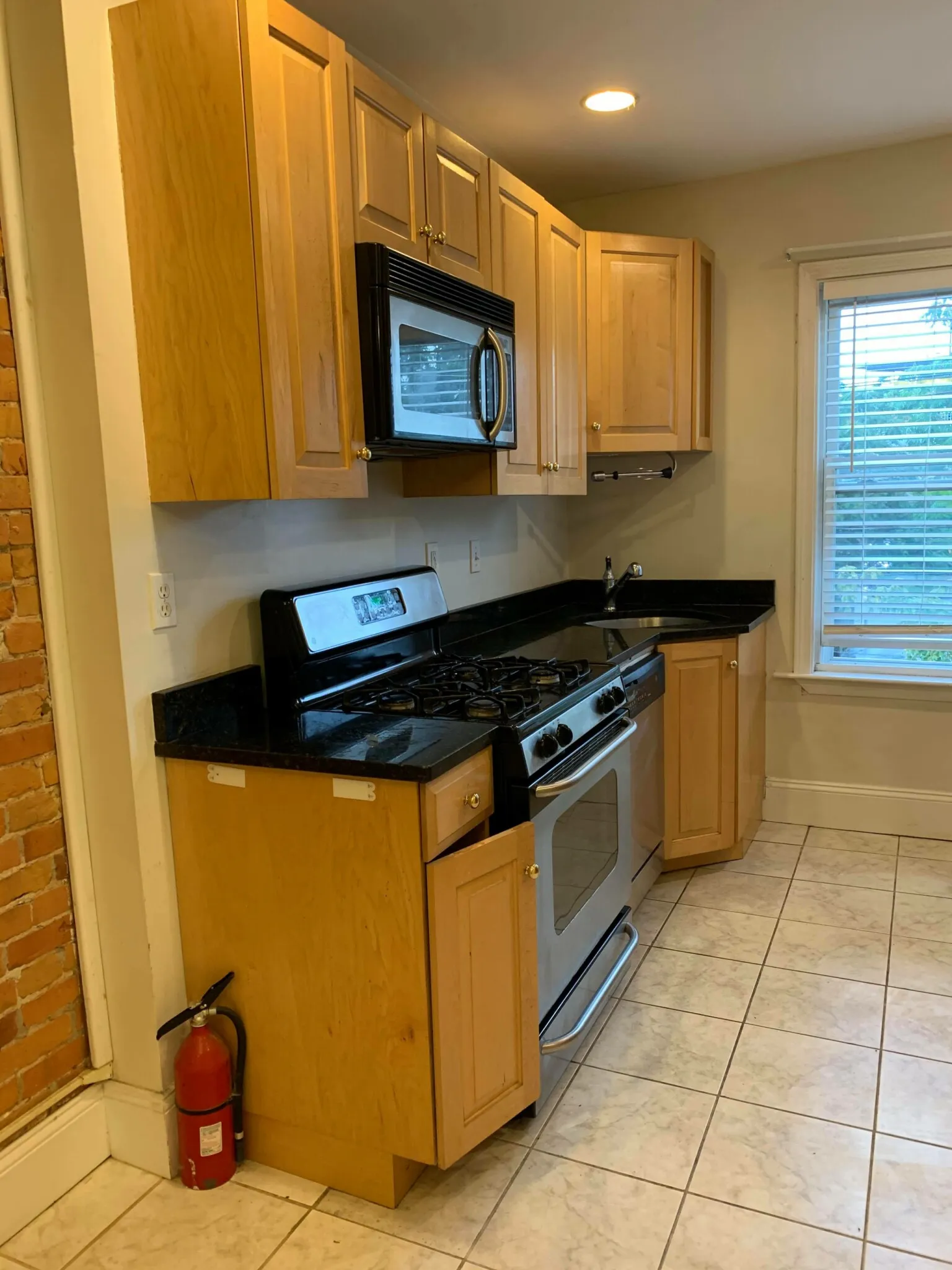 23 Aspinwall Ave, Central Village