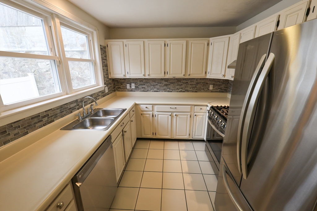 8 Mount Calvary Rd, Roslindale