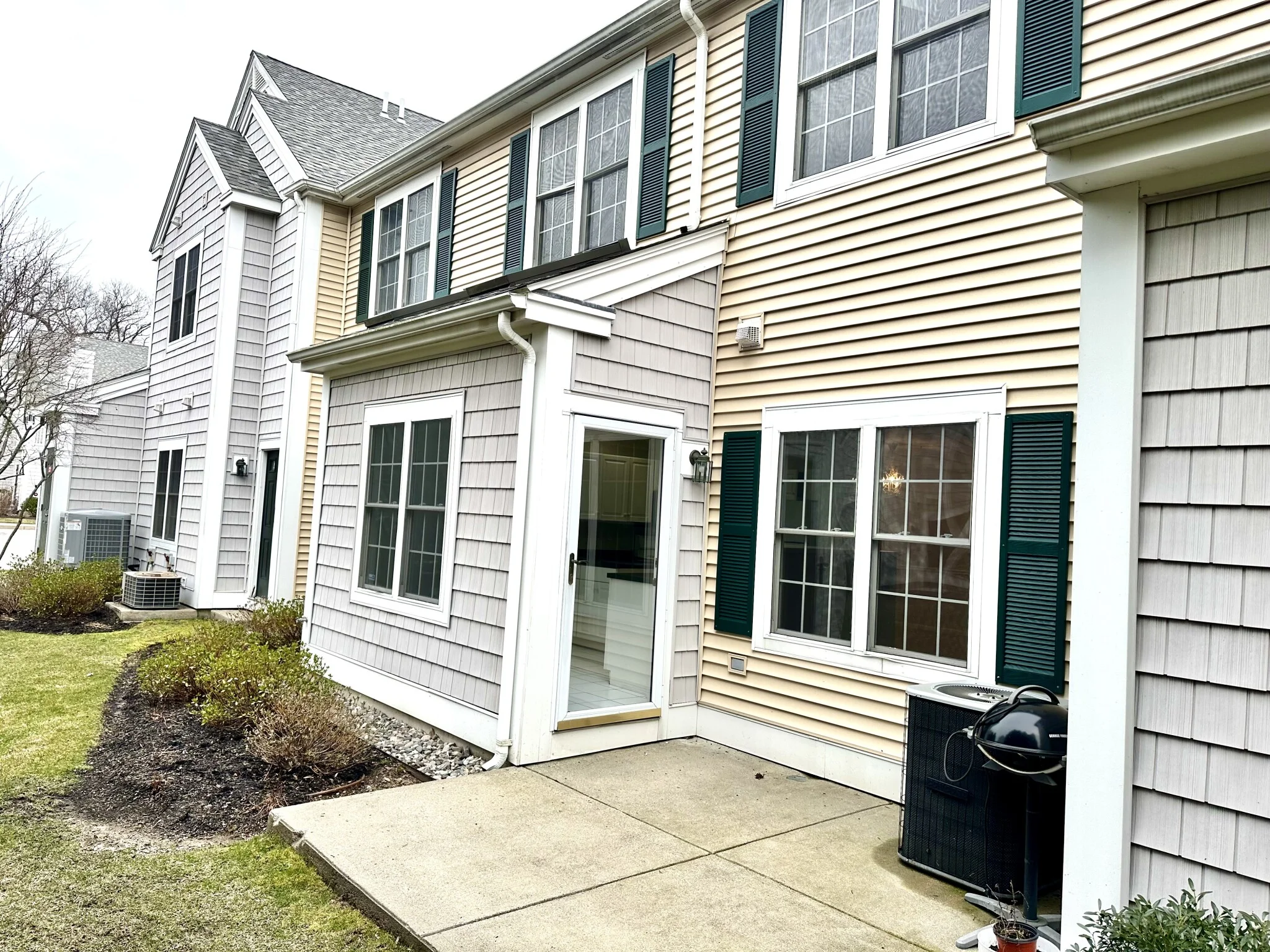 37 Village Dr, Quincy