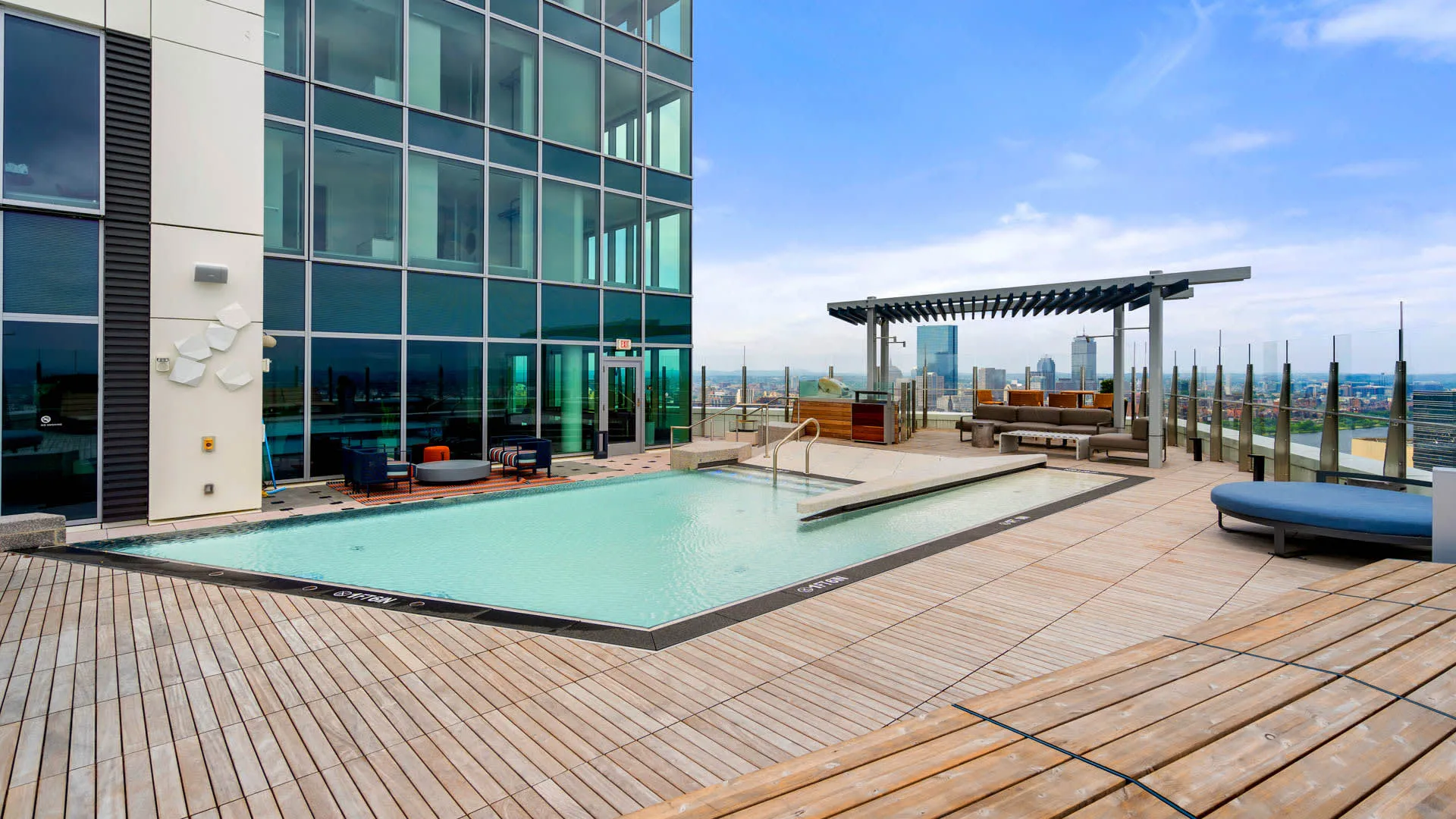 35 Lomasney Way, West End